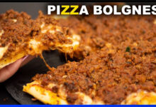 Συνταγή για πίτσα με σάλτσα Bolognese και πολύ τυρί